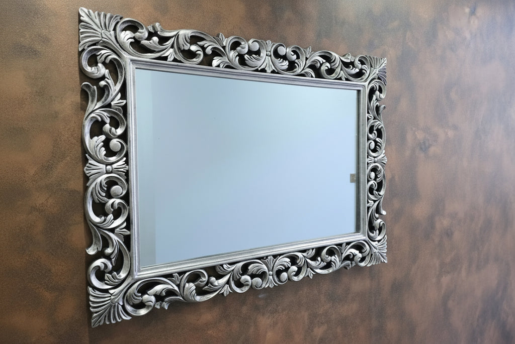 Nour Mirror