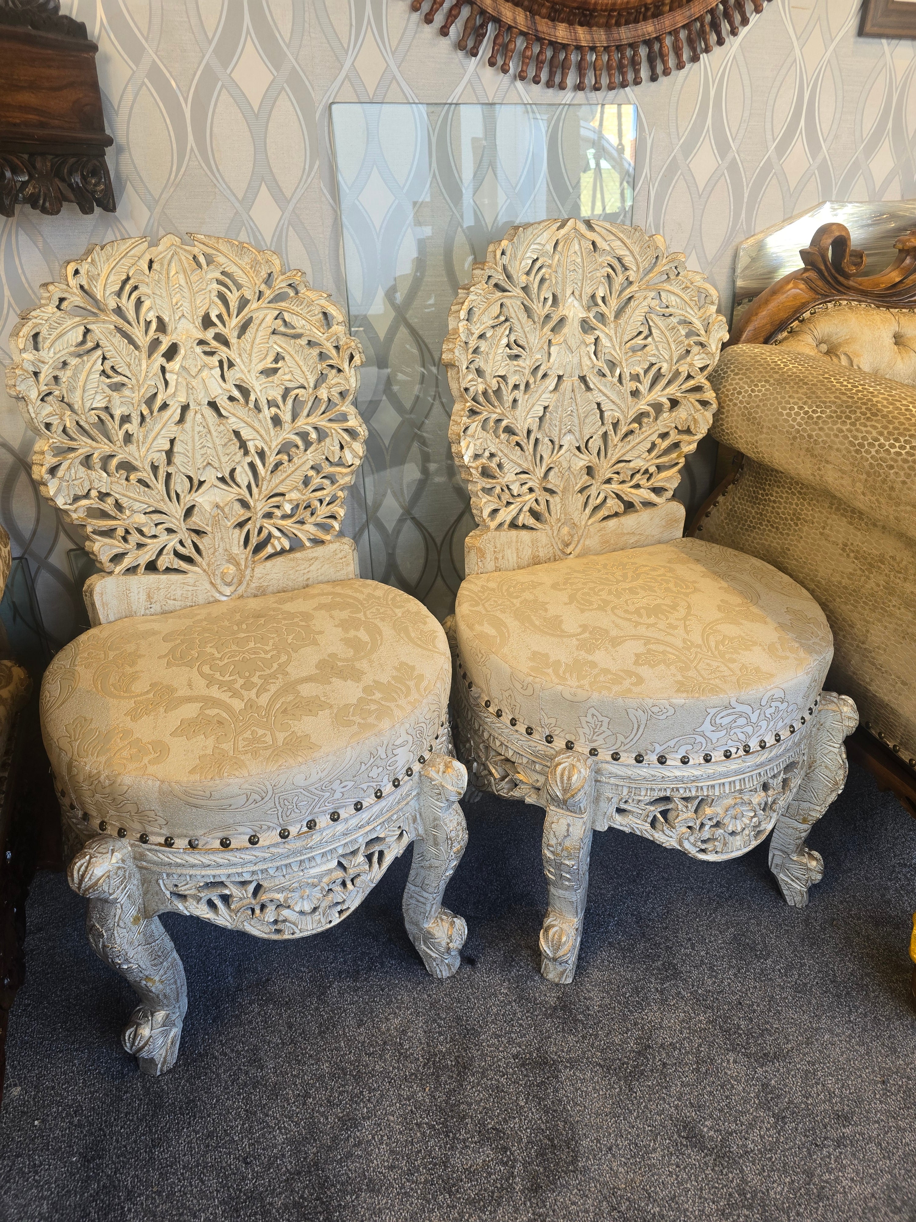 REG Peerah Chair Set (White/Gold