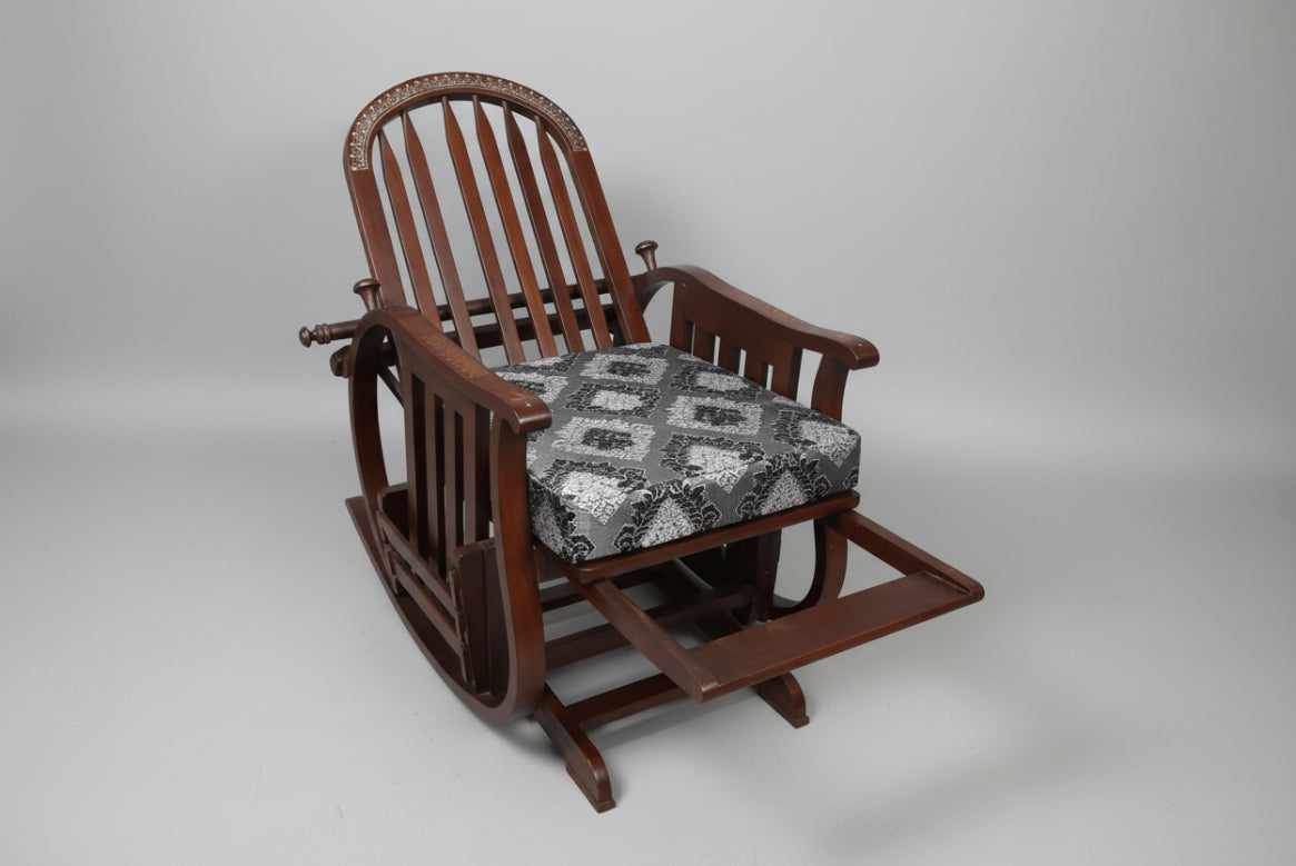 KASH Rocking Chair image 1