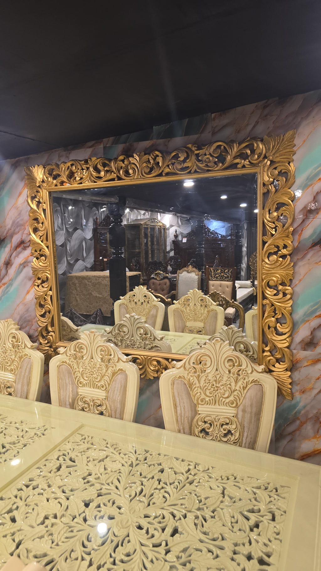 Nour Mirror
