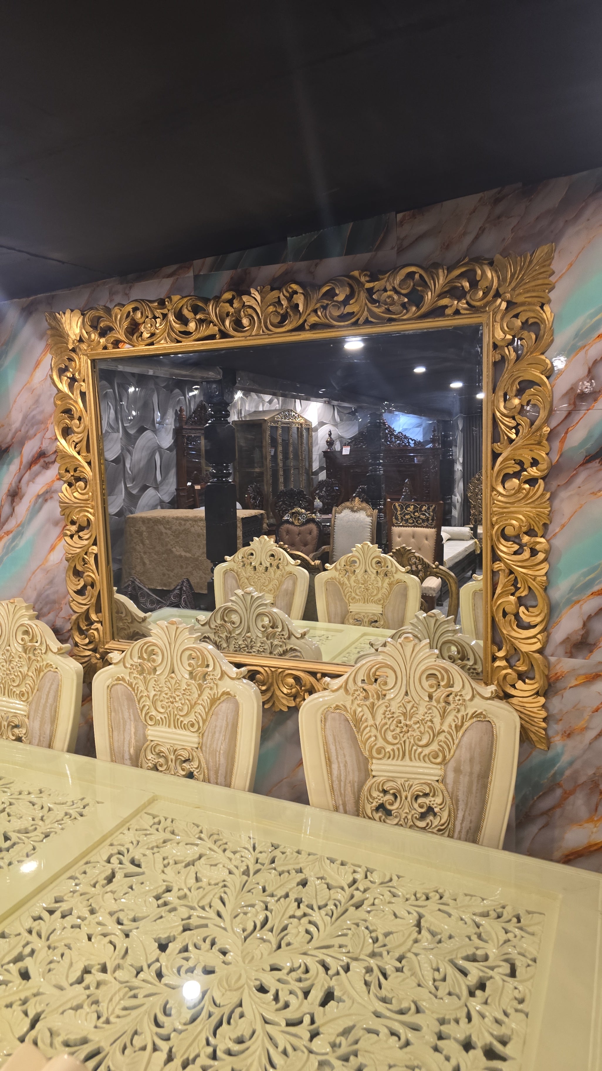 Nour Mirror