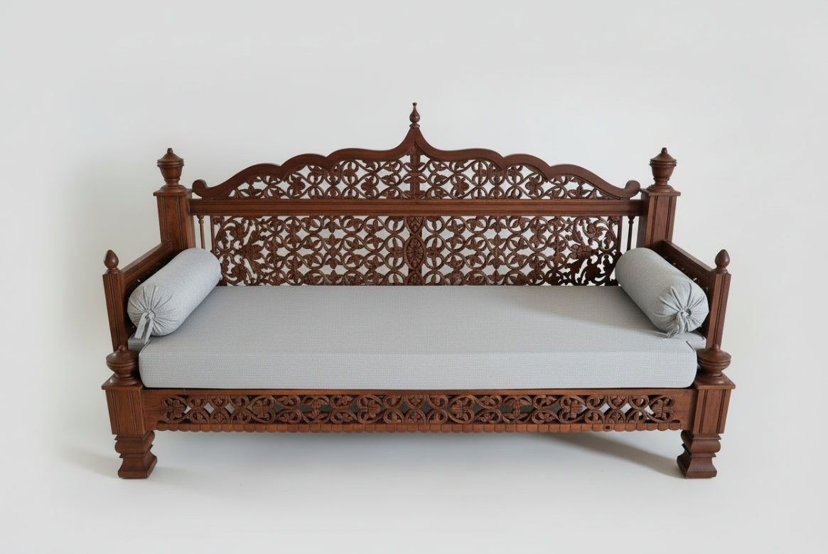SHAHI TAKKAT 3 Seater image 0